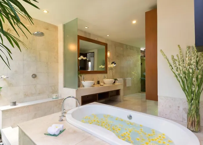 Lakshmi Luxury Villas, Walk To The And Shopping Villa *