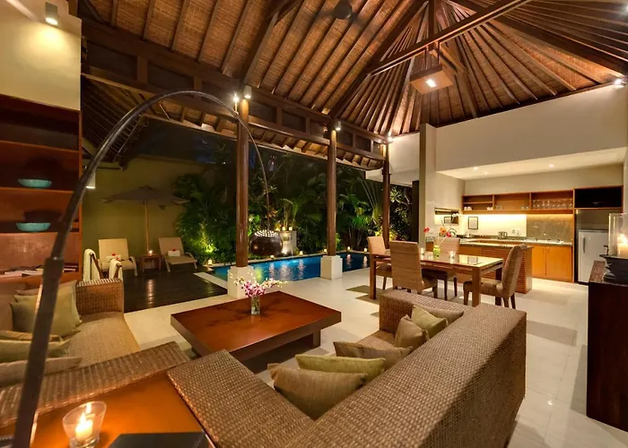Lakshmi Luxury Villas, Walk To The And Shopping Villa *