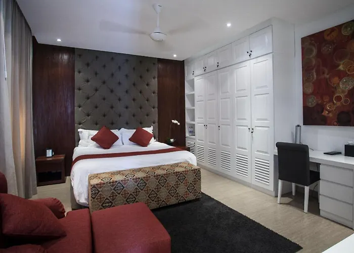 Lakshmi Luxury Villas, Walk To The And Shopping Villa