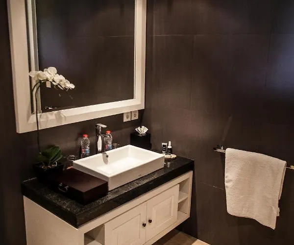 Lakshmi Luxury Villas, Walk To The And Shopping Villa