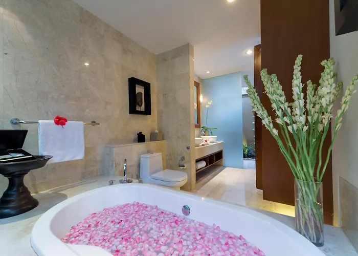 Lakshmi Luxury Villas, Walk To The And Shopping Villa Seminyak (Bali)